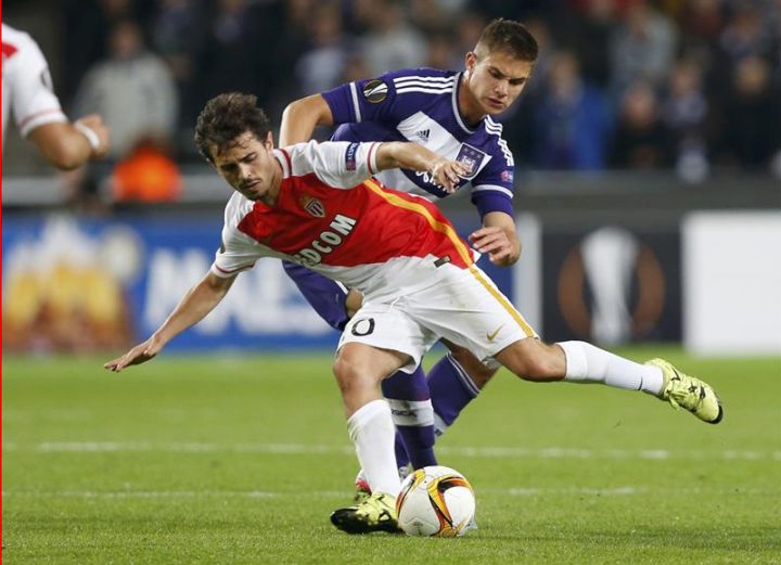 奇异果体育- 阿贾克斯内部会议纪要流出：清晨手感冰凉，法甲使命明确，数据趋势出现新变化